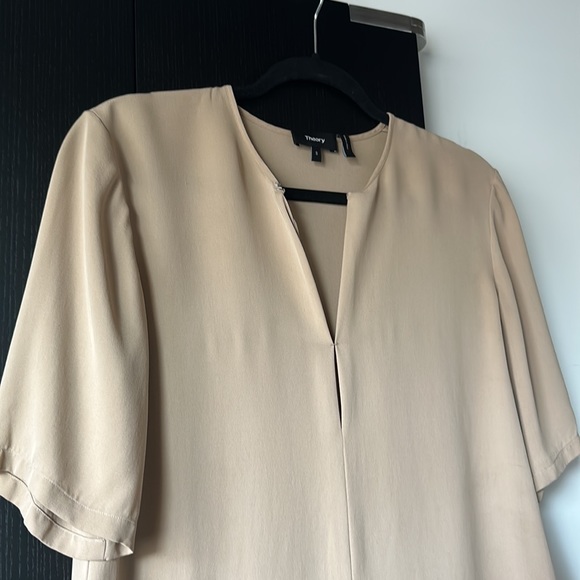 Theory 100% silk top - beige Small - Picture 8 of 9